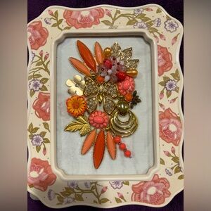 ORIGINAL JEWELRY ART IN BEAUTIFUL VINTAGE FRAME. OOAK GIFT 🎁 UNIQUE HANDMADE